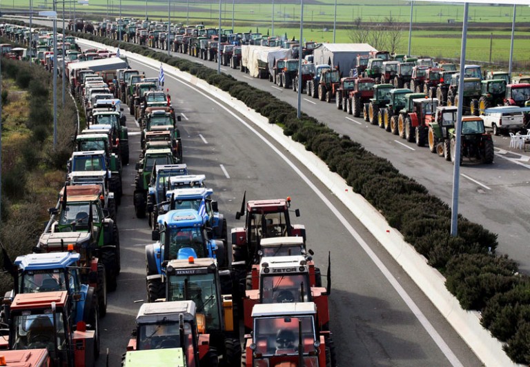 #agrotes Οι Αγρότες Κλείνουν τις Εθνικές σε όλη την Ελλάδα