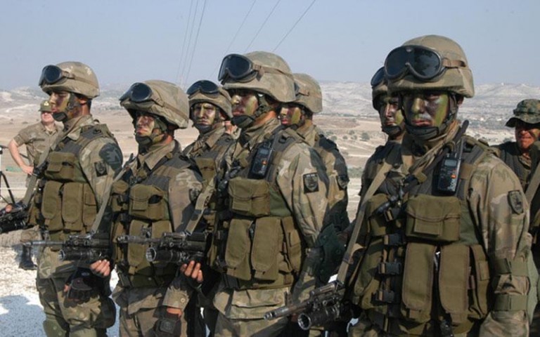 Αλλάζουν οι στολές στην Εθνική Φρουρά και προκαλούν αναστάτωση