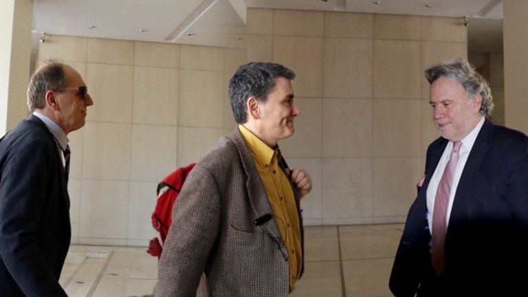 Απέρριψαν οι “θεσμοί” το ασφαλιστικό νομοσχέδιο – Τρέχουν και δεν φθάνουν στην Κυβέρνηση