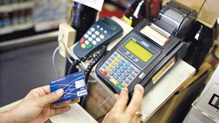 Αναρωτιέμαι γιατί δεν ξεκινάμε να τους κάψουμε τα πάντα;