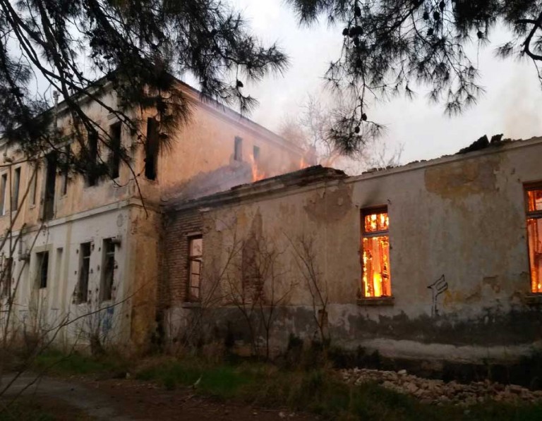 Έκτακτο! Αποκλειστικό! Φωτιά στο στρατόπεδο Καψάλη