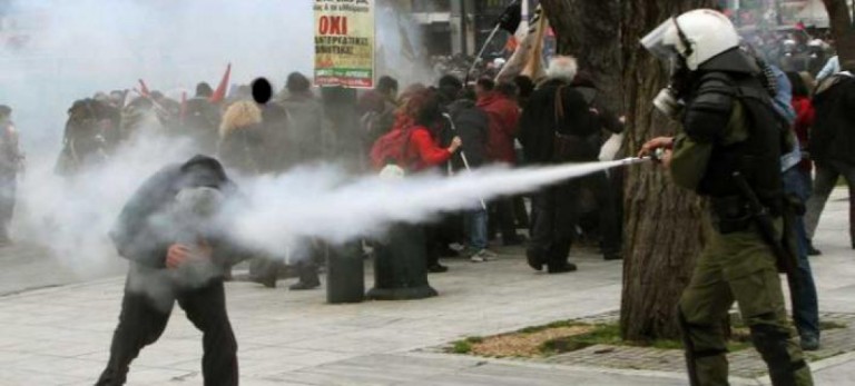 ΕΠΕΙΣΟΔΙΑ ΚΑΙ ΕΚΤΕΤΑΜΕΝΗ ΧΡΗΣΗ ΔΑΚΡΥΓΟΝΩΝ ΠΡΟΣ ΤΟΥΣ ΠΟΛΙΤΕΣ ΑΠΟ ΤΙΣ ΔΥΝΑΜΕΙΣ ΚΑΤΑΣΤΟΛΗΣ!!!