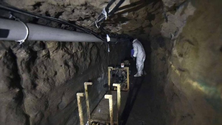 “ΥΠΟΓΕΙΟ ΤΟΥΝΕΛ ΚΑΤΩ ΑΠΟ ΤΟ ΜΕΓΑΡΟ ΜΑΞΙΜΟΥ ΚΑΤΑΣΚΕΥΑΖΟΥΝ Η ΜΟΜΑ ΚΑΙ Η ΔΙΑΚΤΗΜΑ”