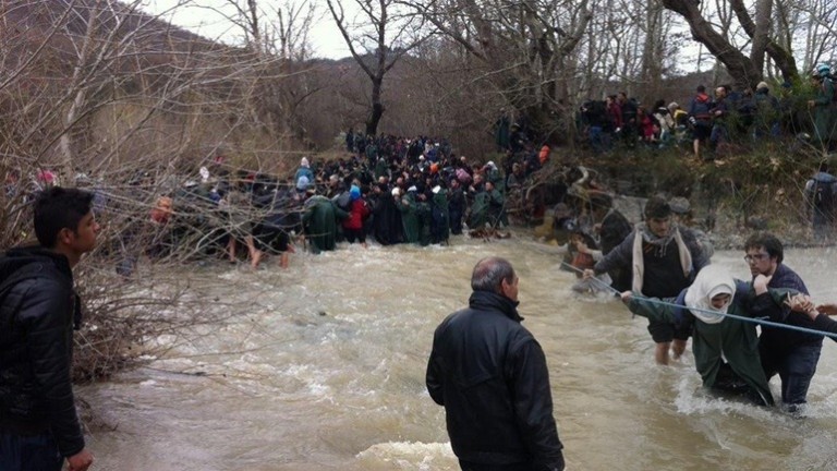 Αν δεχθούν πίσω τους πρόσφυγες που πέρασαν στα Σκόπια θα είναι ΠΡΟΔΟΤΕΣ