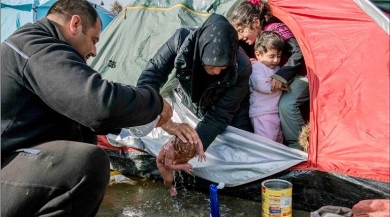 Το ότι δεν γουστάρουμε την εθνική μας αλλοίωση δεν έχει καμία σχέση με τις πράξεις αλληλεγγύης