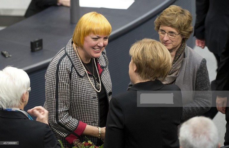 ΙΔΟΥ ΠΟΙΟΙ ΜΑΣ ΚΑΤΕΧΟΥΝ : ΑΚΟΜΑ ΚΑΙ…ΝΑΡΚΩΤΙΚΑ ΜΕΣΑ ΣΤΗΝ ΒΟΥΛΗ !