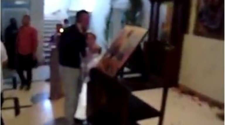 ΣΟΚ-Tζιχαντιστές βομβαρδίζουν Ελληνορθόδοξη Εκκλησία την ώρα της λειτουργίας!