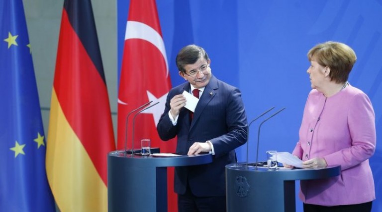 Τώρα η Ευρώπη θα καταλάβει τι εστί Τούρκος – Ο Νταβούτογλου απειλεί την Ε.Ε. ότι θα ακυρώσει τη συμφωνία