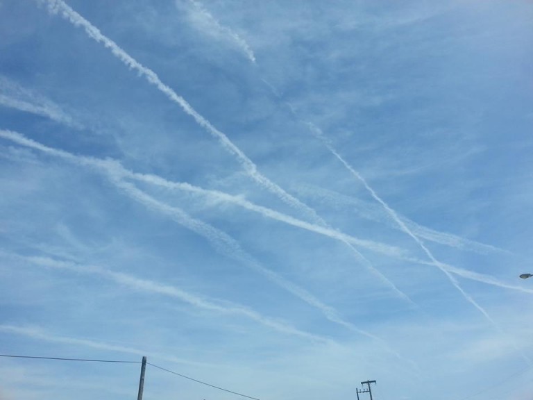 Αναρωτιέμαι γιατί οι άνθρωποι βλέπουν αυτό και το θεωρούν καυσαέριο!!!!