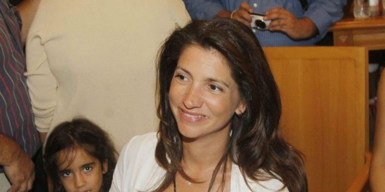 Όταν ο Ερυθρός Σταυρός έκανε έρανο για… την κόρη της Ντόρας Μπακογιάννη