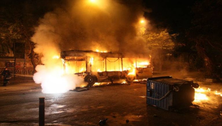 «Αναρχικοί», μουσουλμάνοι και πράκτορες ετοιμάζονται να «κάψουν» την Ελλάδα.