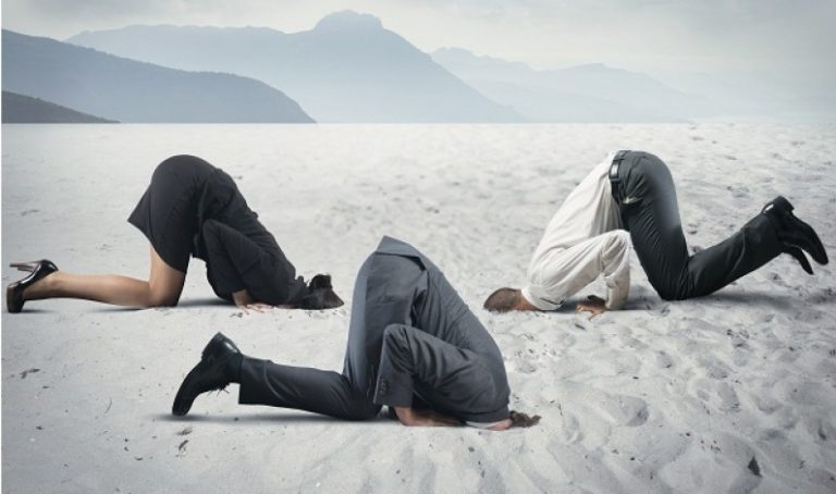 Η Αμερικη Εισερχεται σε Κατασταση Πανικου