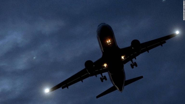 Τρομοκρατική ενέργεια εξετάζουν οι Αιγυπτιακές αρχές – Μεγάλη συνδρομή των ΕΔ στην έρευνα διάσωση του Airbus A320 ανοιχτά της Καρπάθου