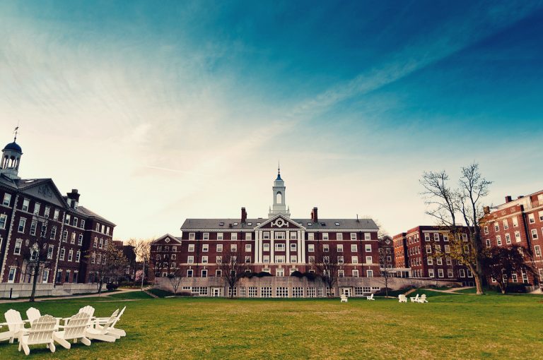 Μετωπική Λευκού Οίκου – Χάρβαρντ: Το πανεπιστήμιο κατέθεσε αγωγή κατά της κυβέρνησης Τραμπ