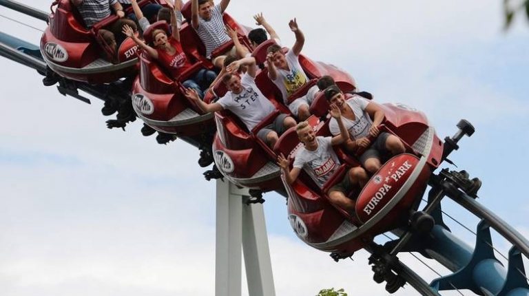 Εκτροχιάστηκε τρενάκι σε λούνα παρκ -επέβαιναν παιδιά