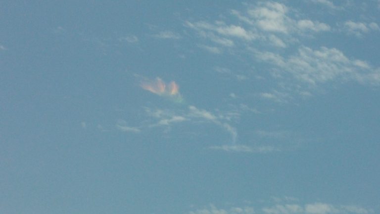 Περίεργοι χρωματισμοί στον ουρανό της Θεσσαλονίκης