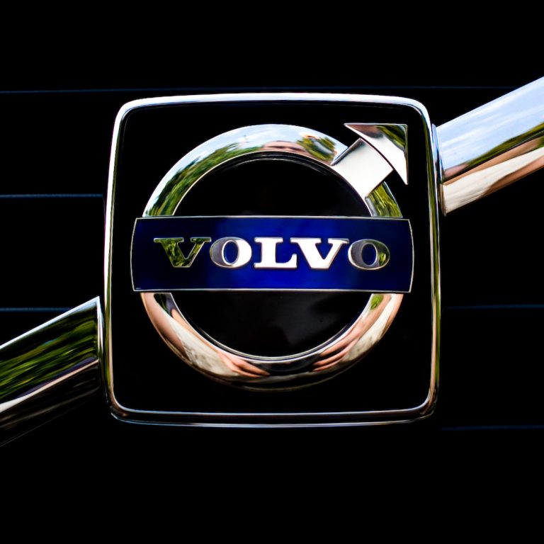 Το logo της Volvo ήταν πάντα έτσι με ένα βέλος πάνω δεξιά σαν το αρσενικό;