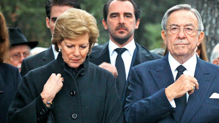 «Δεν είμαι ο πρώην βασιλεύς, είμαι ο βασιλεύς Κωνσταντίνος, τελεία και παύλα», λέει ο τέως