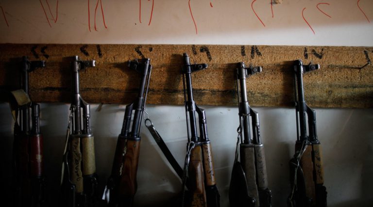 ΕΚΤΑΚΤΟ: Συνελήφθη Γάλλος με 100 κιλά εκρηκτικά, οπλοβομβίδες, Καλάσνικοφ – Θα ανατίναζαν τα γήπεδα του Euro με το τεράστιο οπλοστάσιο που διέθεταν!