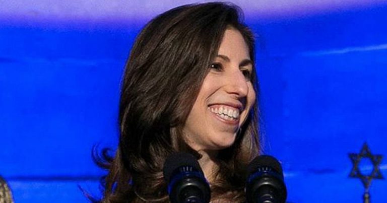 Το Facebook τοποθετεί επικεφαλής της πολιτικής του πρώην σύμβουλο του Νετανιάχου