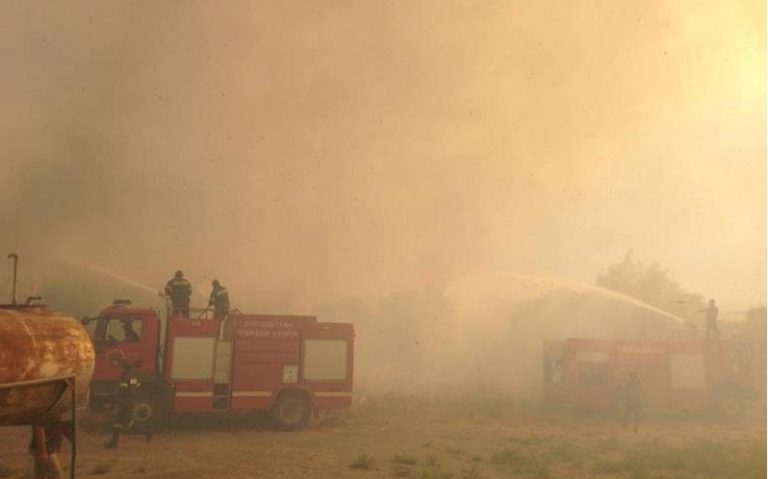 Κύπρος: Ελληνο-ισραηλινή βοήθεια στη μάχη με τις φλόγες – Εκκένωση χωριών