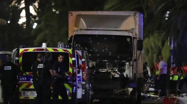 Νίκαια: Σκότωσε 84 ο Mohamed Lahouaiej Bouhle – «Ο Αλλάχ είναι μεγάλος» φώναξε πριν πέσει νεκρός