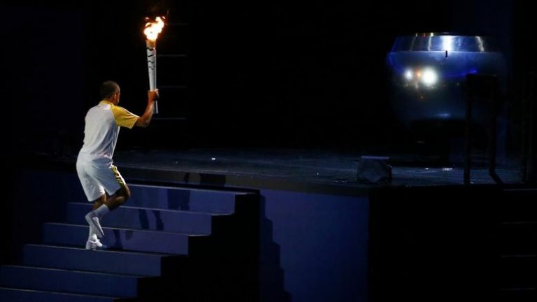 Έσβησε η Ολυμπιακή Φλόγα στο Ρίο-Απέσυραν το βωμό