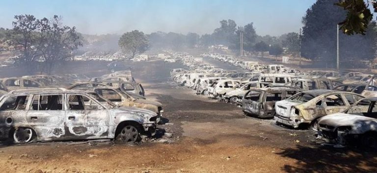 ΚΟΛΑΣΗ! Εκατοντάδες αυτοκίνητα έγιναν παρανάλωμα του πυρός σε φεστιβάλ στην Πορτογαλία (Εικόνες και βίντεο)