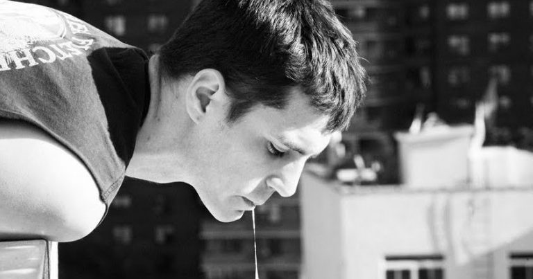 Τα παιδιά και τα εγγόνια μας ΘΑ ΦΤΥΝΟΥΝ ΣΤΟΥΣ ΤΑΦΟΥΣ ΜΑΣ