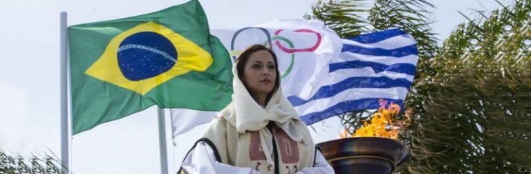 Για πρώτη φορά σε τελετή έναρξης Ολυμπιάδας δεν έγινε έπαρση ελληνικής σημαίας