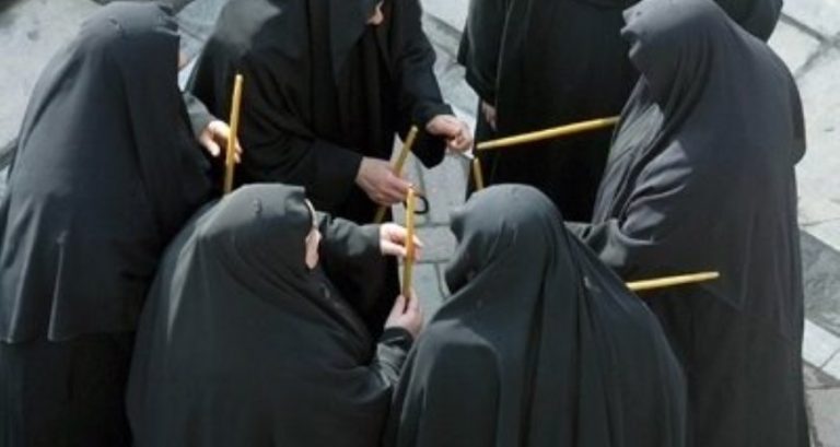 ΤΡΑΓΩΔΙΑ ΜΕ ΚΑΛΟΓΡΙΕΣ ΣΤΙΣ ΣΕΡΡΕΣ! Συγκρούστηκαν με νταλίκα και βρήκαν τραγικό θάνατο!