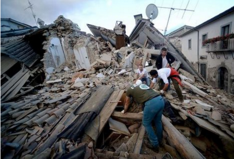 Σίγουρα εκατό άτομα είναι οι αγνοούμενοι στο ιταλικό χωριό  Πεσκάρα del Tronto