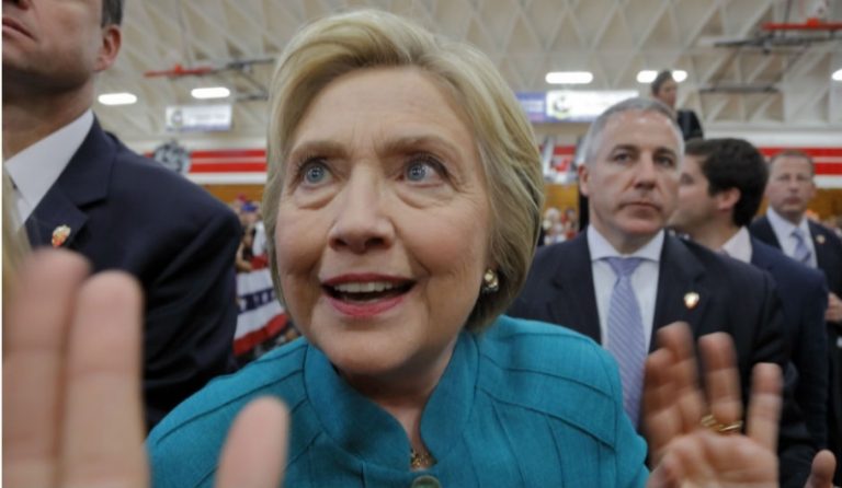 Μία νέα εκδοχή για την υγεία της Χίλαρι – Θα εκπλαγείτε