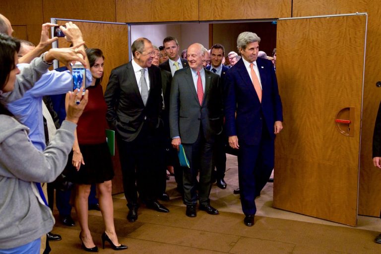 “Χαράζει” η ειρήνη στη Συρία: Ρωσία και ΗΠΑ συμφώνησαν για κατάπαυση του πυρός