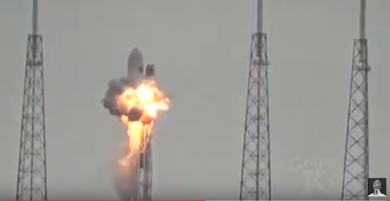 Ποιος χτύπησε το Space X ;