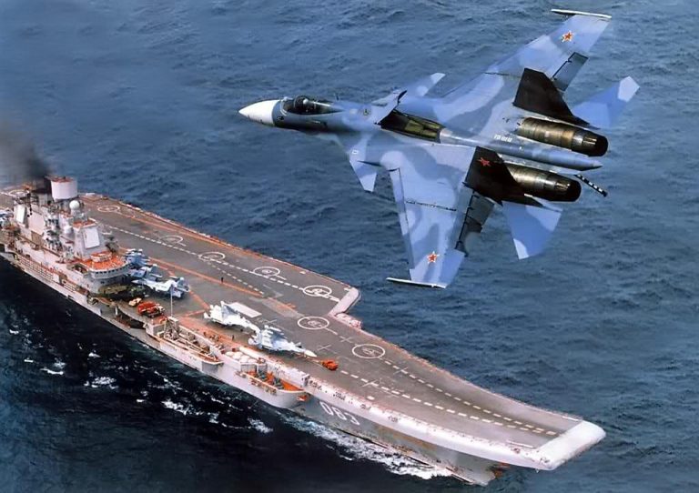 Γενίκευση του πολέμου: Επειγόντως φορτίο με απόρρητους πυραύλους X-38 και το αεροπλανοφόρο «Ναύαρχος Κουζνέτσωφ» αποστέλλει η Ρωσία στην Συρία (Βίντεο)