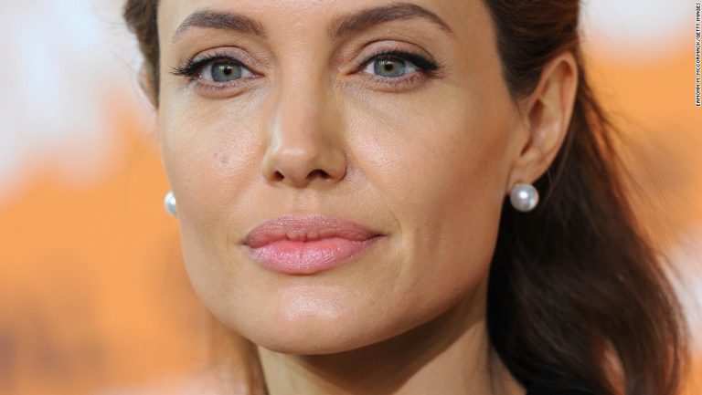 Τζολί: Πως γίνεσαι μια καλή σατανίστρια…. Βίντεο