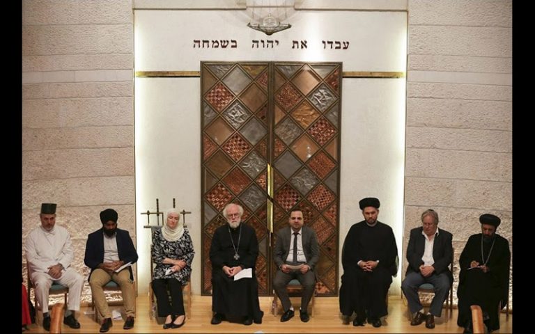 Κάθε μεγάλη θρησκεία στην Βρετανία ζητεί να συνεχιστεί η εισβολή