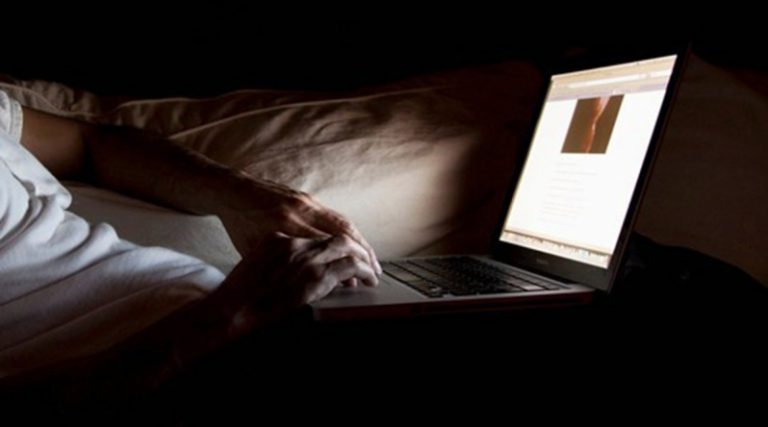 ΠΡΟΣΕΞΤΕ ΤΑ ΠΑΙΔΙΑ ΣΑΣ: Δείτε το βίντεο σοκ, πως ξεγελούν 13χρονα κορίτσια!