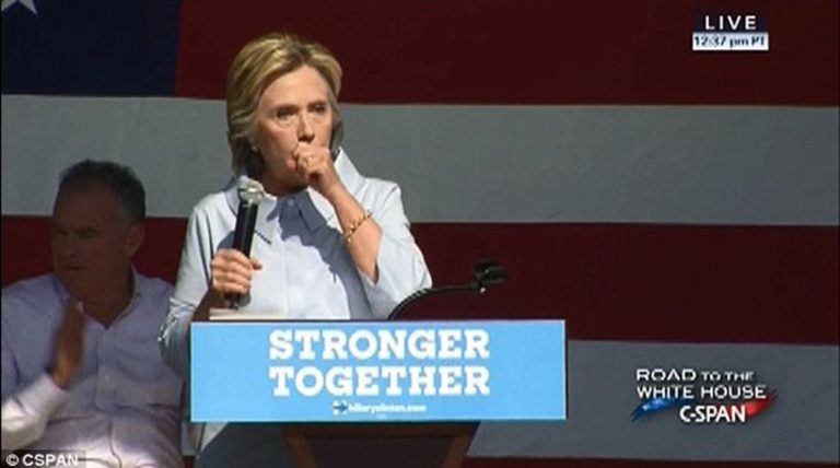 Νέα στοιχεία για την κακή κατάσταση υγείας της Χ.Κλίντον -Kρίση έντονου βήχα σε ομιλία της (βίντεο)