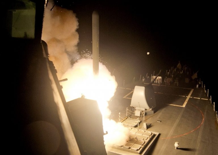 ΕΚΤΑΚΤΟ: «Πράσινο φως» από Ομπάμα: Ξεκίνησαν οι αμερικανικοί βομβαρδισμοί στη Μ.Ανατολή – Απέπλευσε το ρωσικό αεροπλανοφόρο «Ναύαρχος Κουζνέτσοφ» (βίντεο-εικόνες)