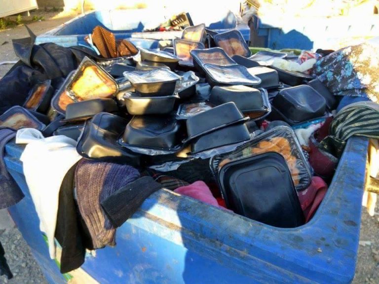 Πάρτε μαστίγια και μουλιαστετα σε γουρουνιού αίμα …