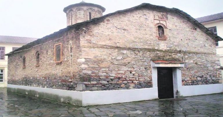 Μεταφέρουν 1.200 πρόσφυγες από καταυλισμό σε παλιό μοναστήρι!