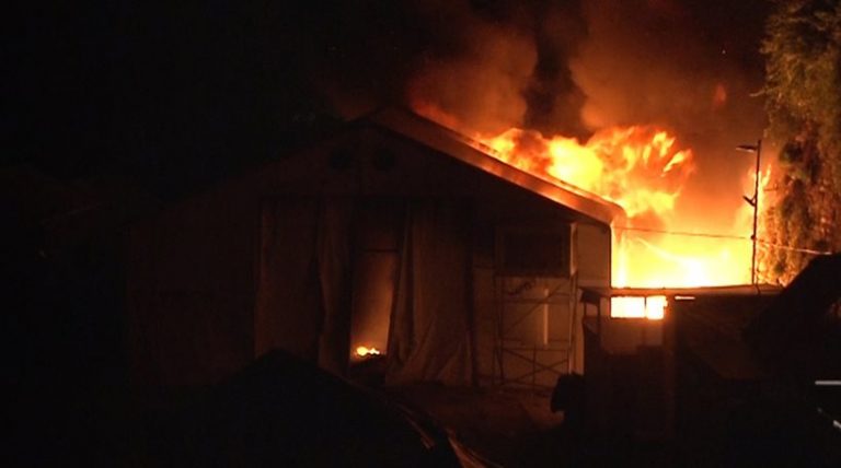 Δημοσιογράφος από Χίο: Μουζάλας, Τόσκας μας είπαν να μην δείχνουμε τα επεισόδια στο hot spot