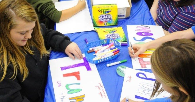 ΗΠΑ: Σοκ! Οι μαθητές πολιτείας που ψηφίζει Δημοκρατικούς επιλέγουν Τραμπ!