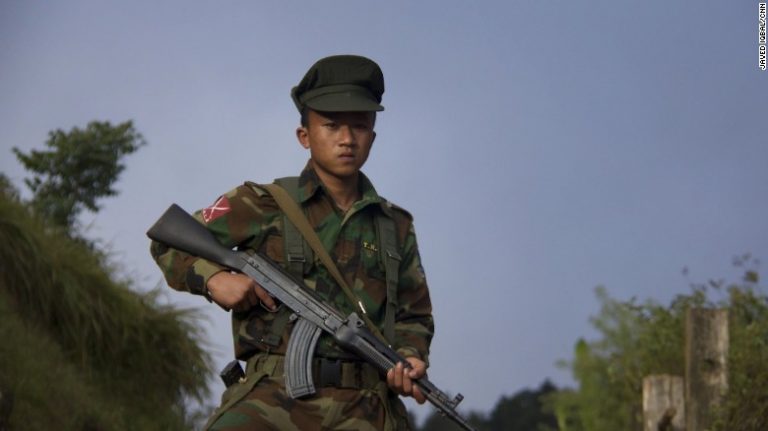 Δεκάδες νεκροί σε πολεμική εμπλοκή μεταξύ του στρατού και ισλαμιστών στο Μυανμάρ