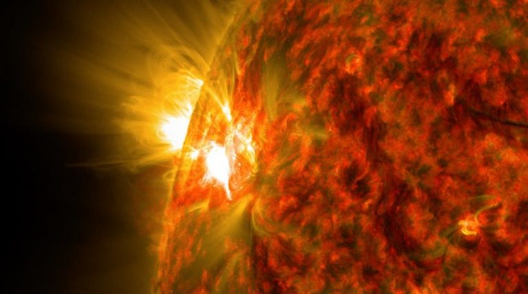 Ηλιακή καταιγίδα κατευθύνεται προς τη Γη και απειλεί με… χάος τη ζωή στον πλανήτη μας