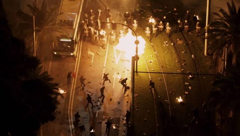 Σχέδιο «ανωμαλίας»; Χειροβομβίδα έξω από σχολείο – Βόμβα που θα είχε νεκρούς στην Πάτρα – Δηλητηριασμένα τρόφιμα – Καίνε τρόλεϊ με επιβάτες