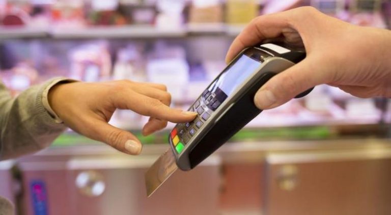 ΣΗΜΕΙΑ ΤΩΝ ΚΑΙΡΩΝ: ΠΕΡΙΣΣΟΤΕΡΟ ΠΛΑΣΤΙΚΟ ΧΡΗΜΑ, ΛΙΓΟΤΕΡΑ ΜΕΤΡΗΤΑ