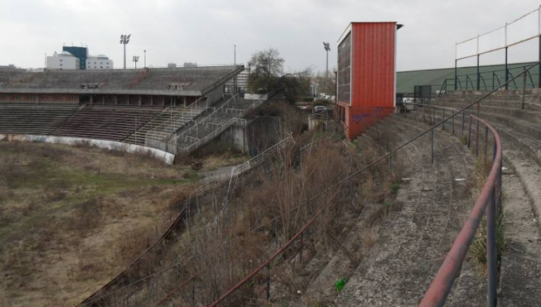Τσεχία: Κατέρρευσε στέγη γηπέδου